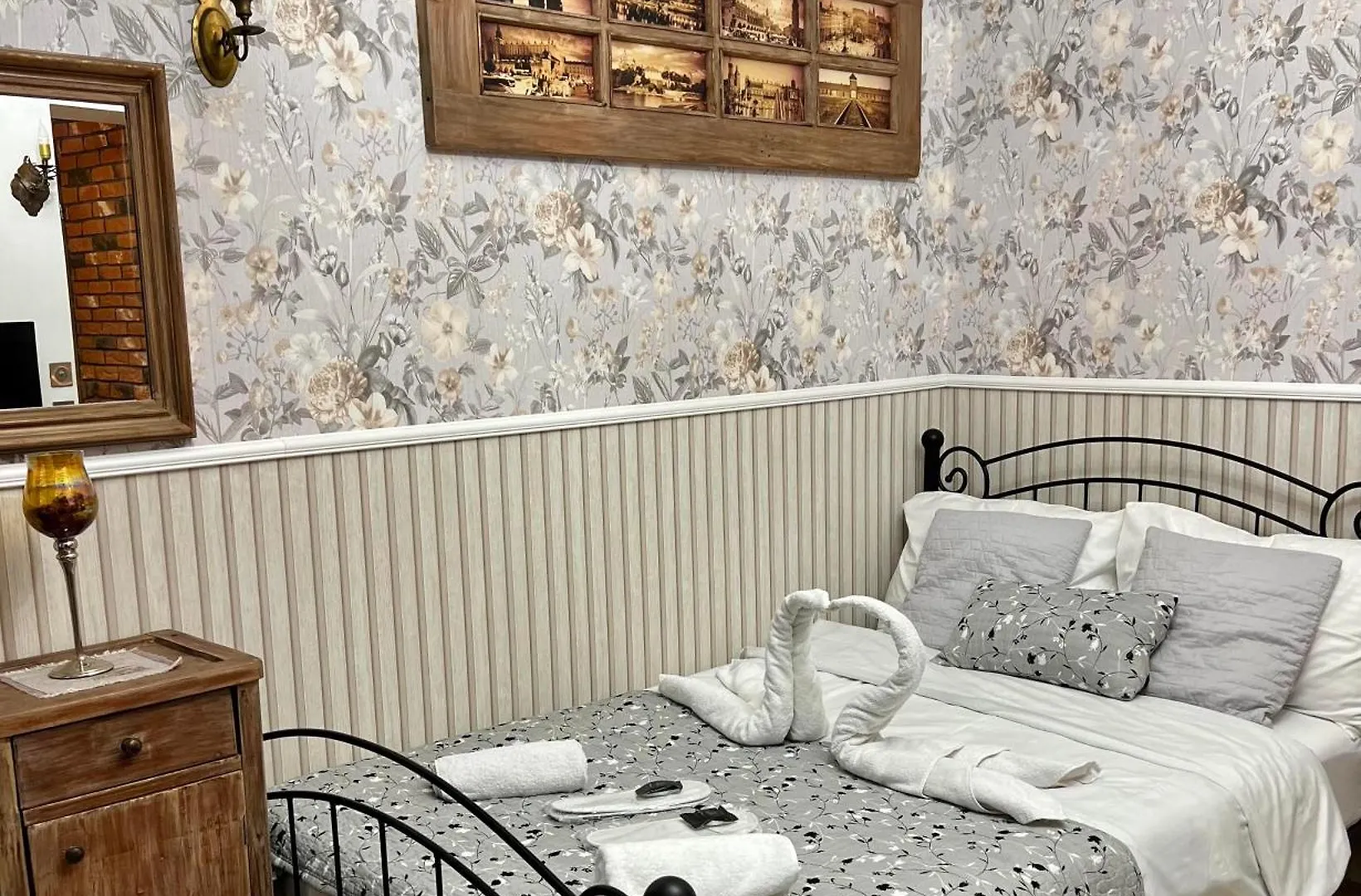 Antique Apartment In Krakow location