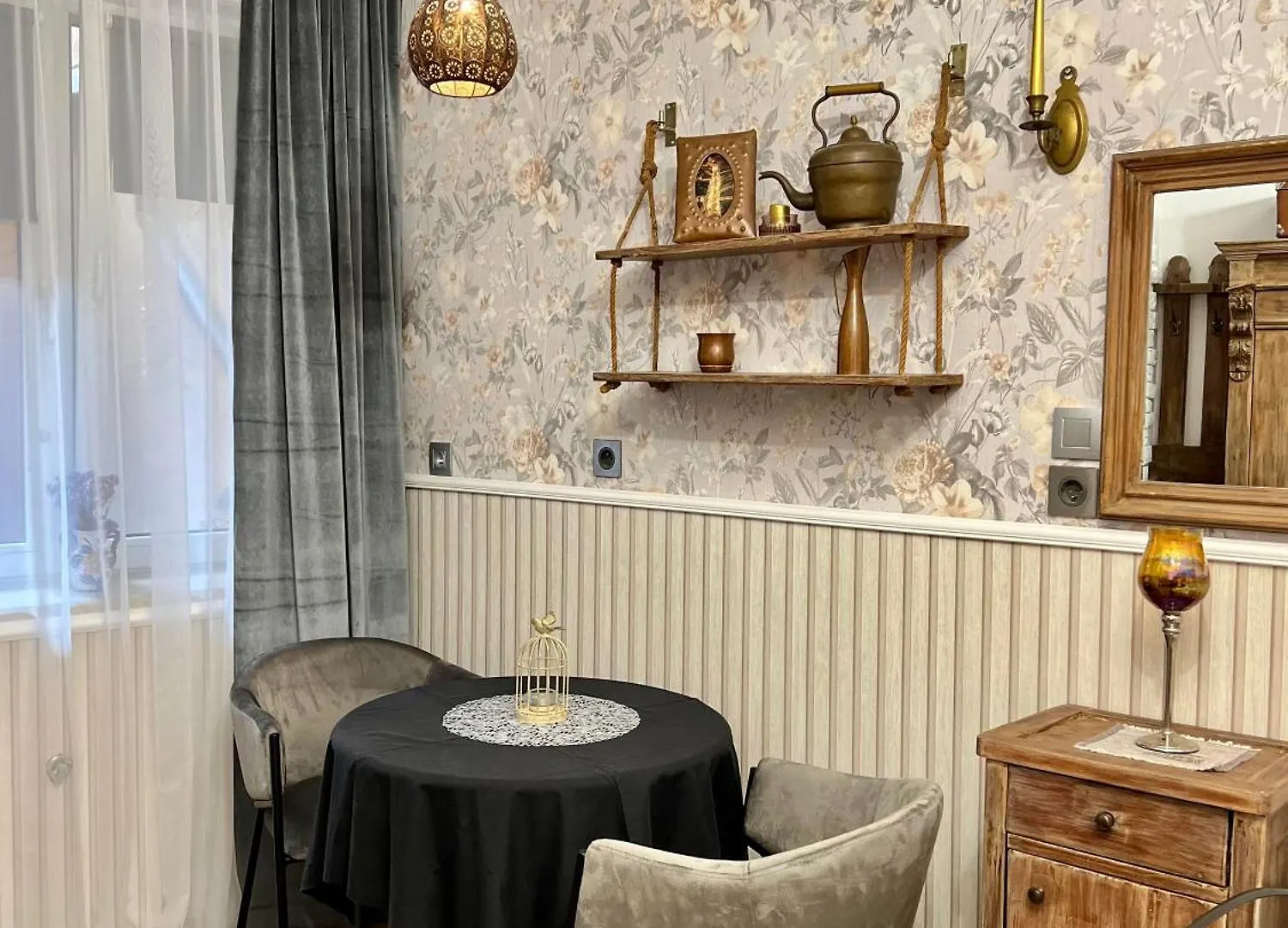 Antique Apartment In Krakow
